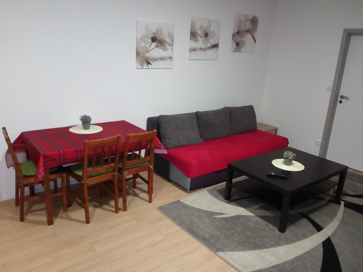 Apartman Stefanikova Zlín Esterno foto